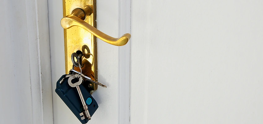 Broken Door Key Extraction in Huntington Park, CA